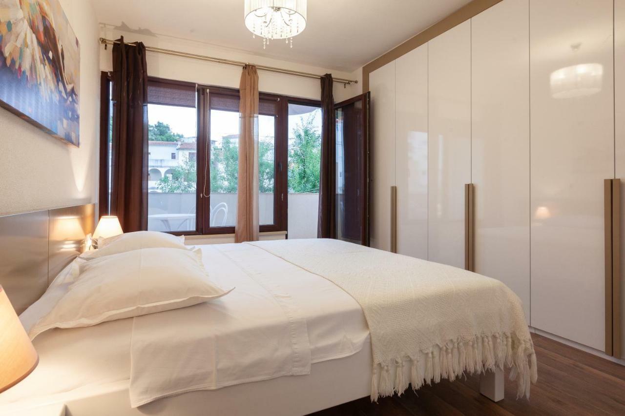 Apartmani Tina พอดโกรา ภายนอก รูปภาพ