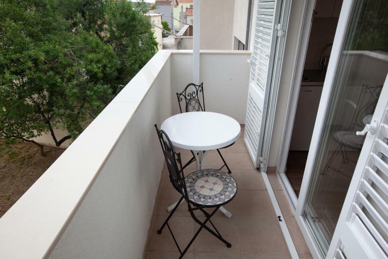 Apartmani Tina พอดโกรา ภายนอก รูปภาพ